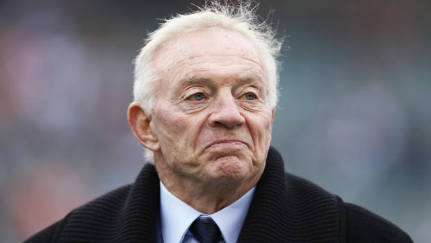154796-Jerry-Jones-Looks-Sad.jpg