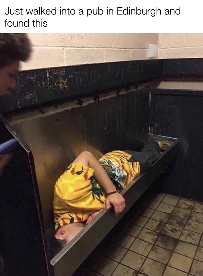 just-walked-into-pub-edinburgh-and-found-this