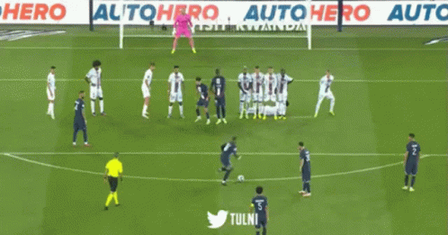 messi-free-kick.gif