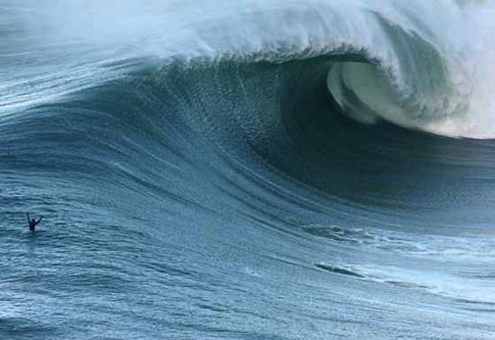 2013-09-24-europe-biggest-waves-0.jpg