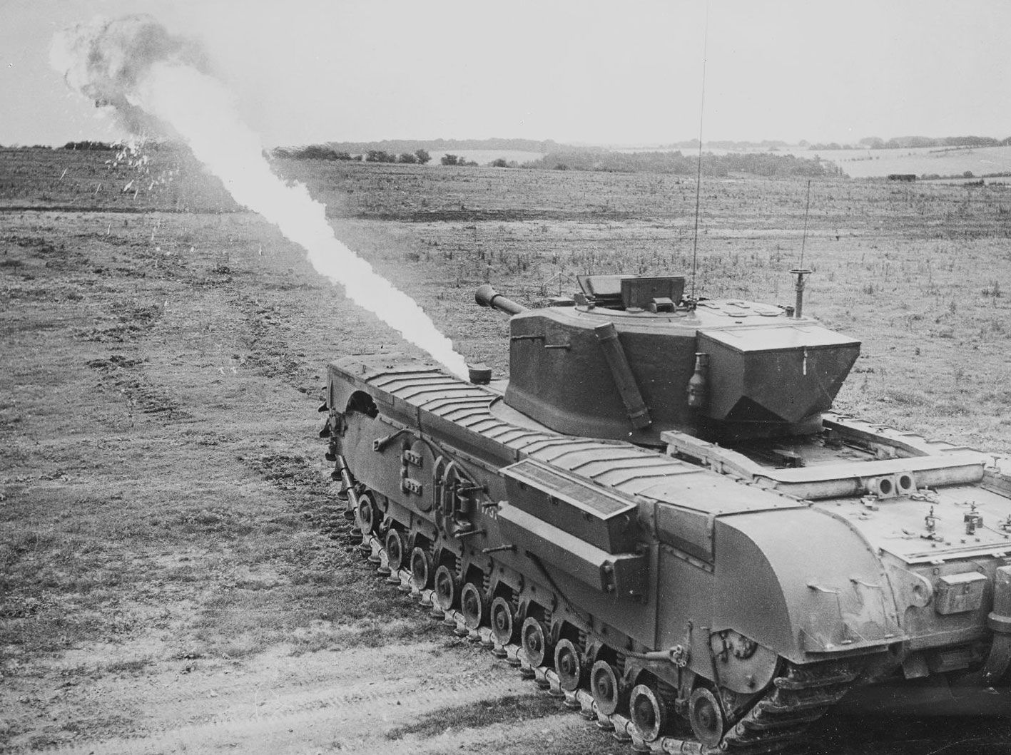 Churchill-tank-flame-thrower-1944.jpg