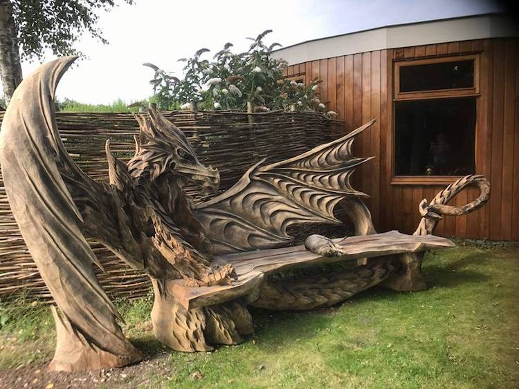 igor-loskutow-chainsaw-art-dragon-bench-14.jpg