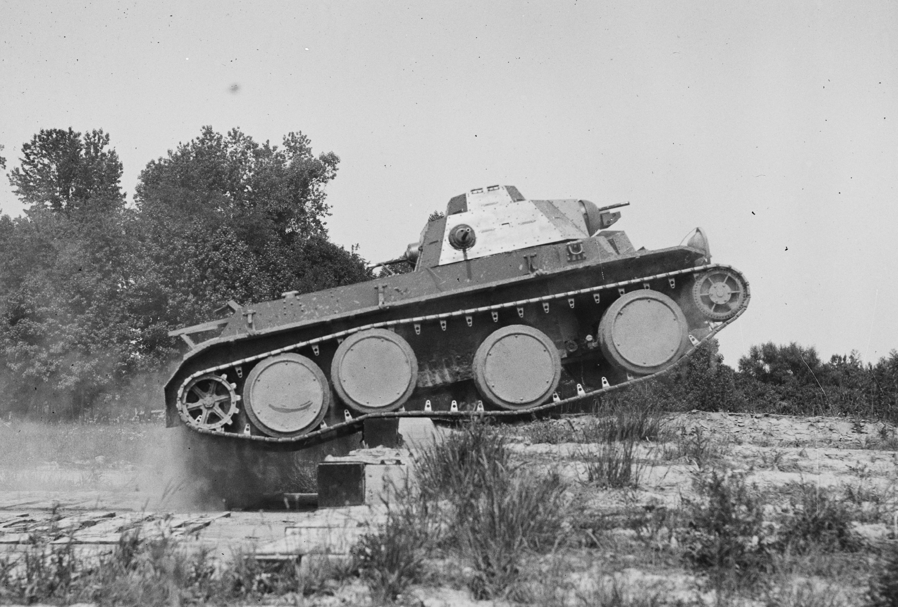 Christie_T3E2_tank_LOC.hec41005.jpg