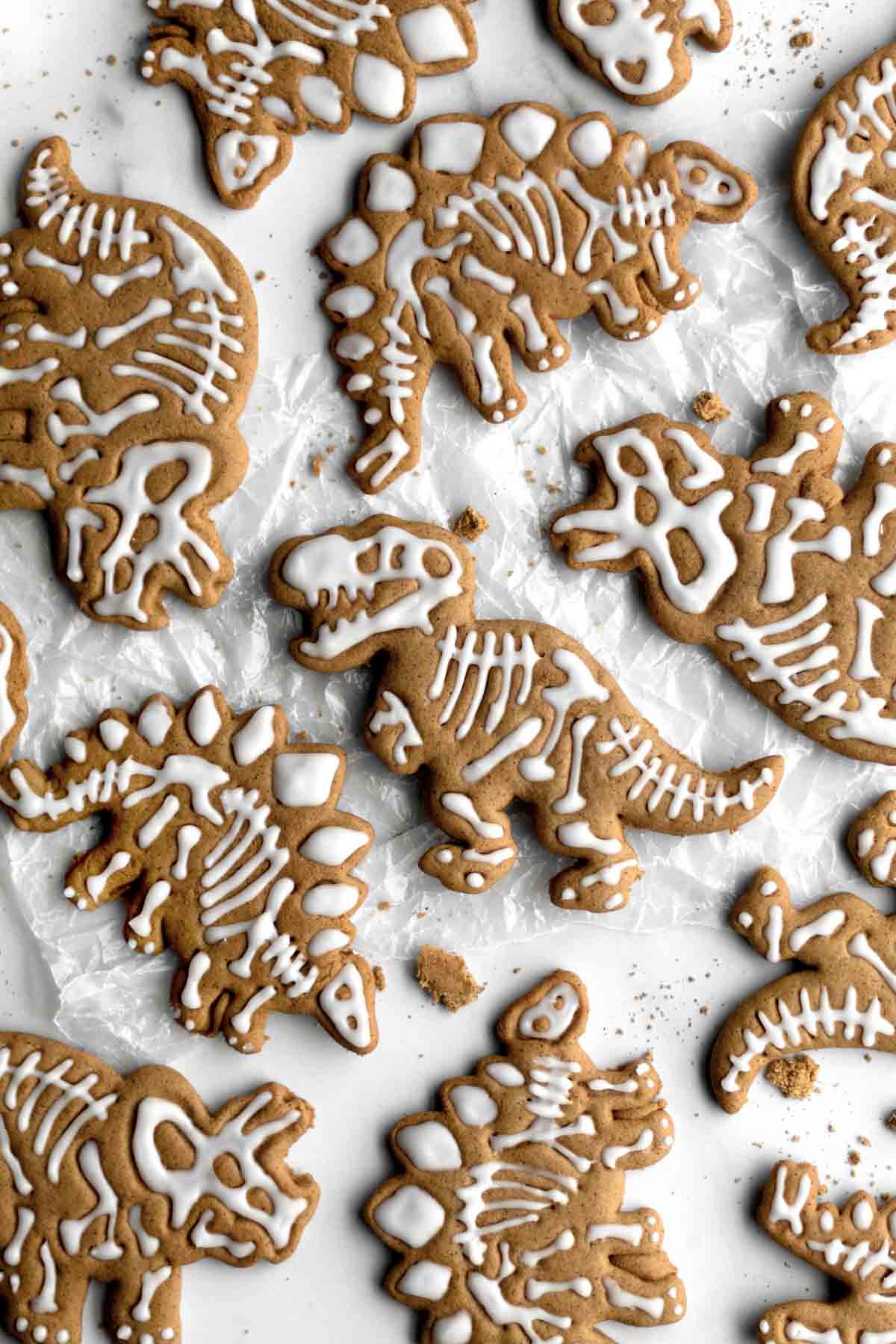 Dinosaur-Gingerbread-Cookies-3.jpg
