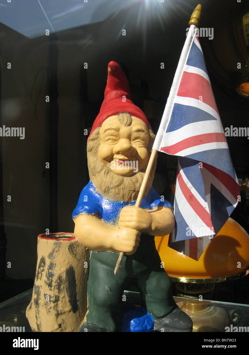 a-gnome-holding-a-union-jack-flag-BNTW23.jpg