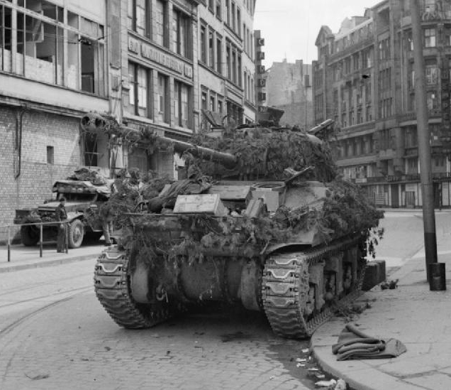 Firefly_7th_Armoured_Division_Hamburg4May1945.jpg