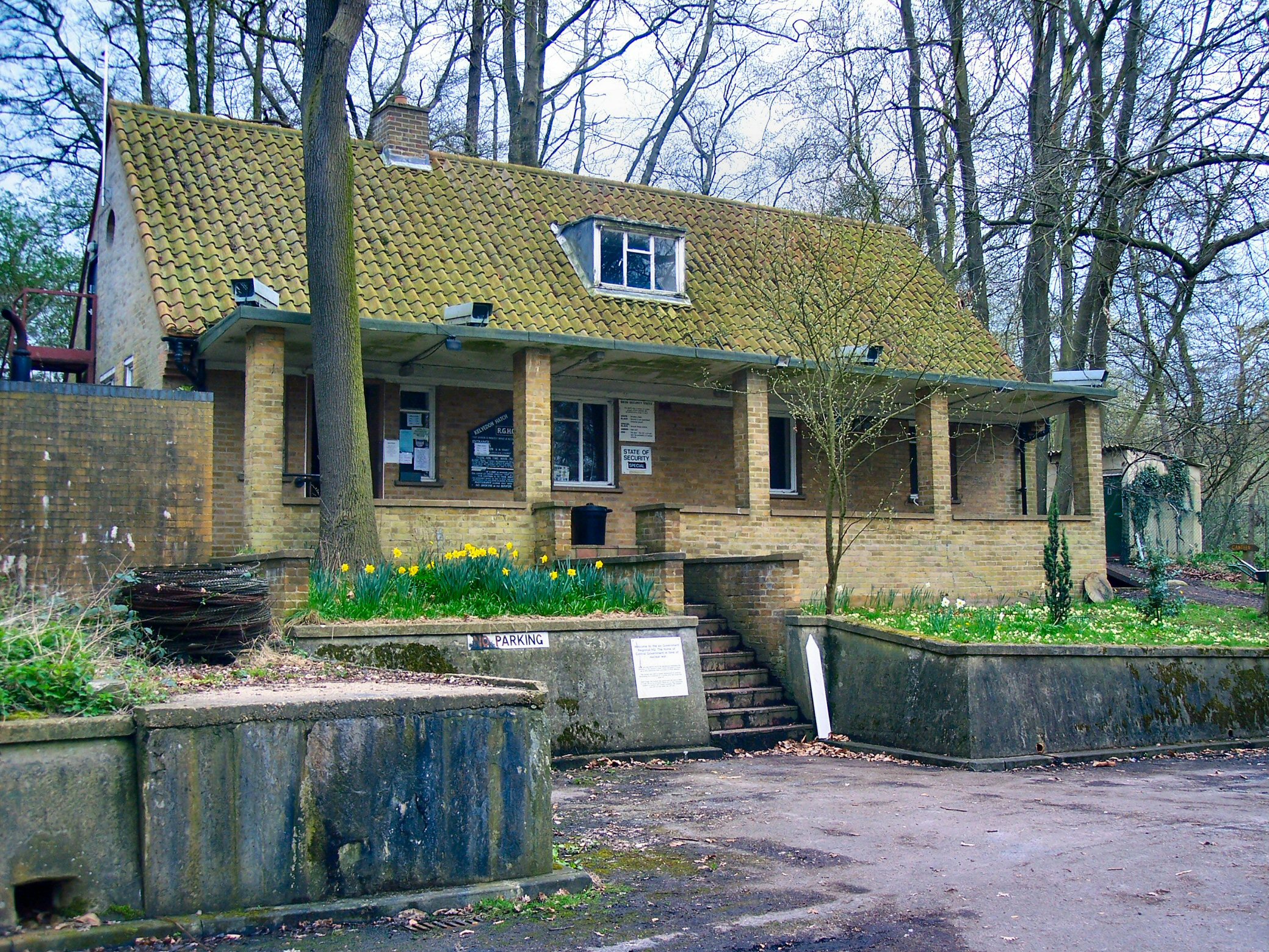 Entrance_to_Kelvedon_Hatch_Nuclear_Bunker.jpg