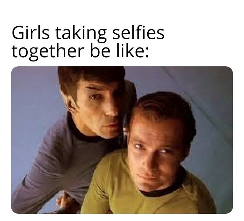 girls-taking-selfies-together-be-like