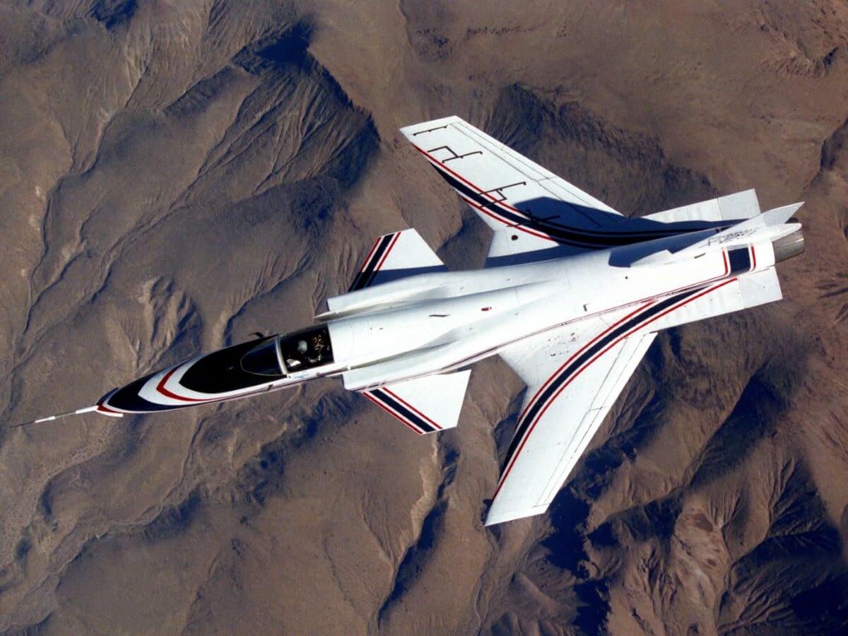 x-29-forward-swept-wing-jet-unusual-plane.jpg