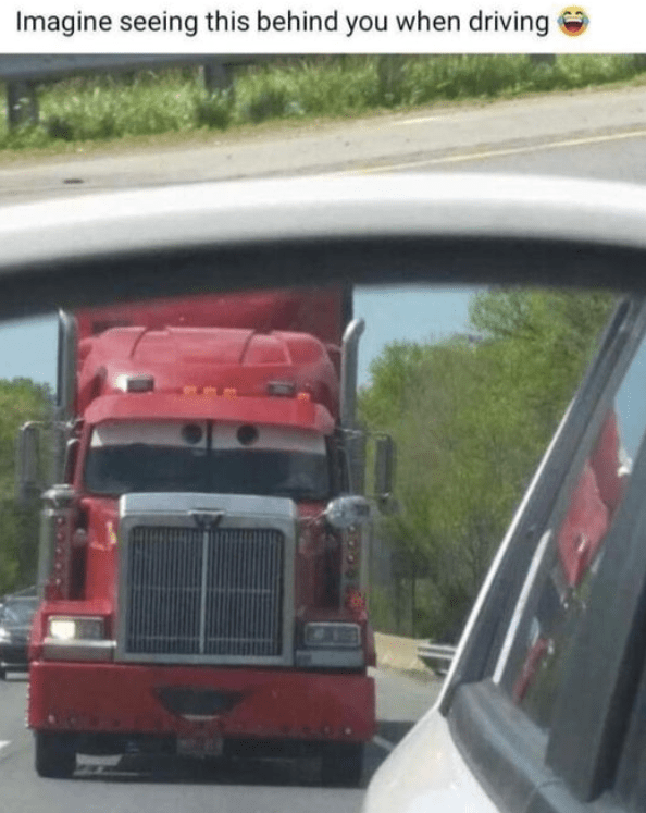 imagine-seeing-this-behind-driving