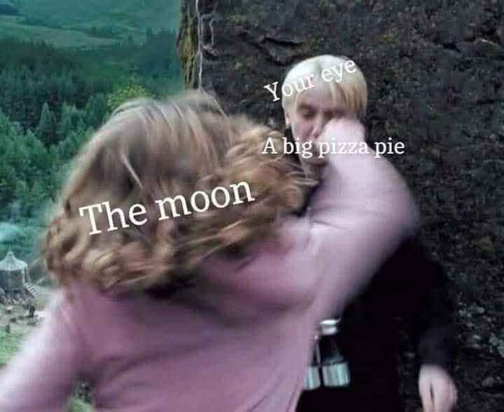 moon-eye-big-pizza-pie