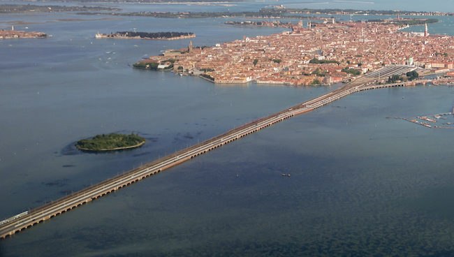 Pont-de-la-Liberte-Venise-2.png