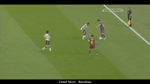 Messi-shoulder.gif